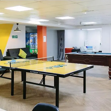 Pleasant Rooms For Students Only, Leeds - Sk *